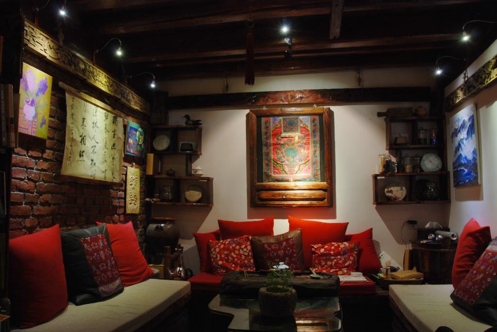 Lazy Tiger Inn Lijiang  Exteriör bild
